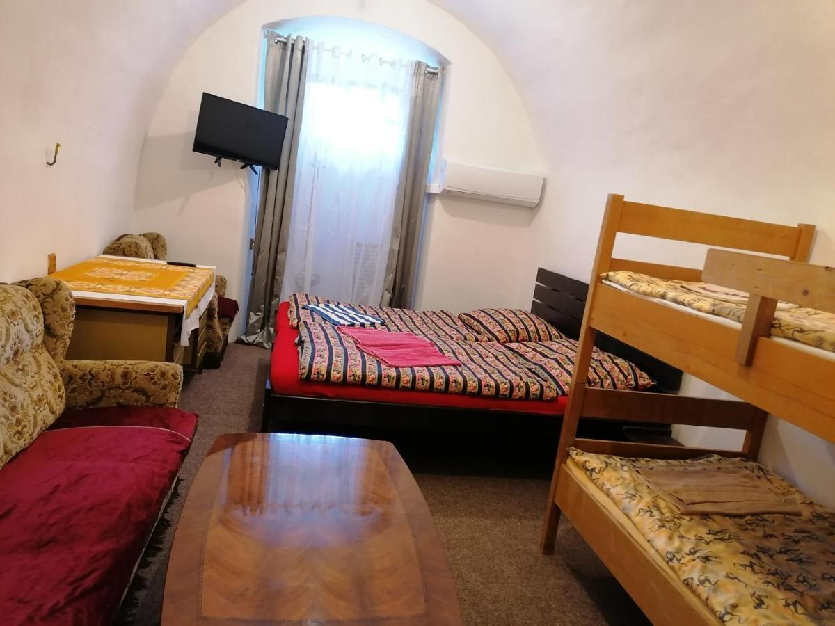Fara Choustnikovo Hradiste Hotell Eksteriør bilde