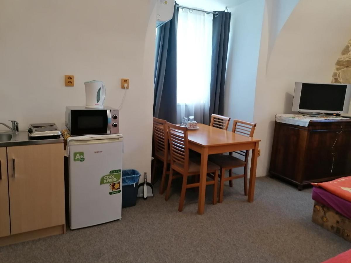 Fara Choustnikovo Hradiste Hotell Eksteriør bilde