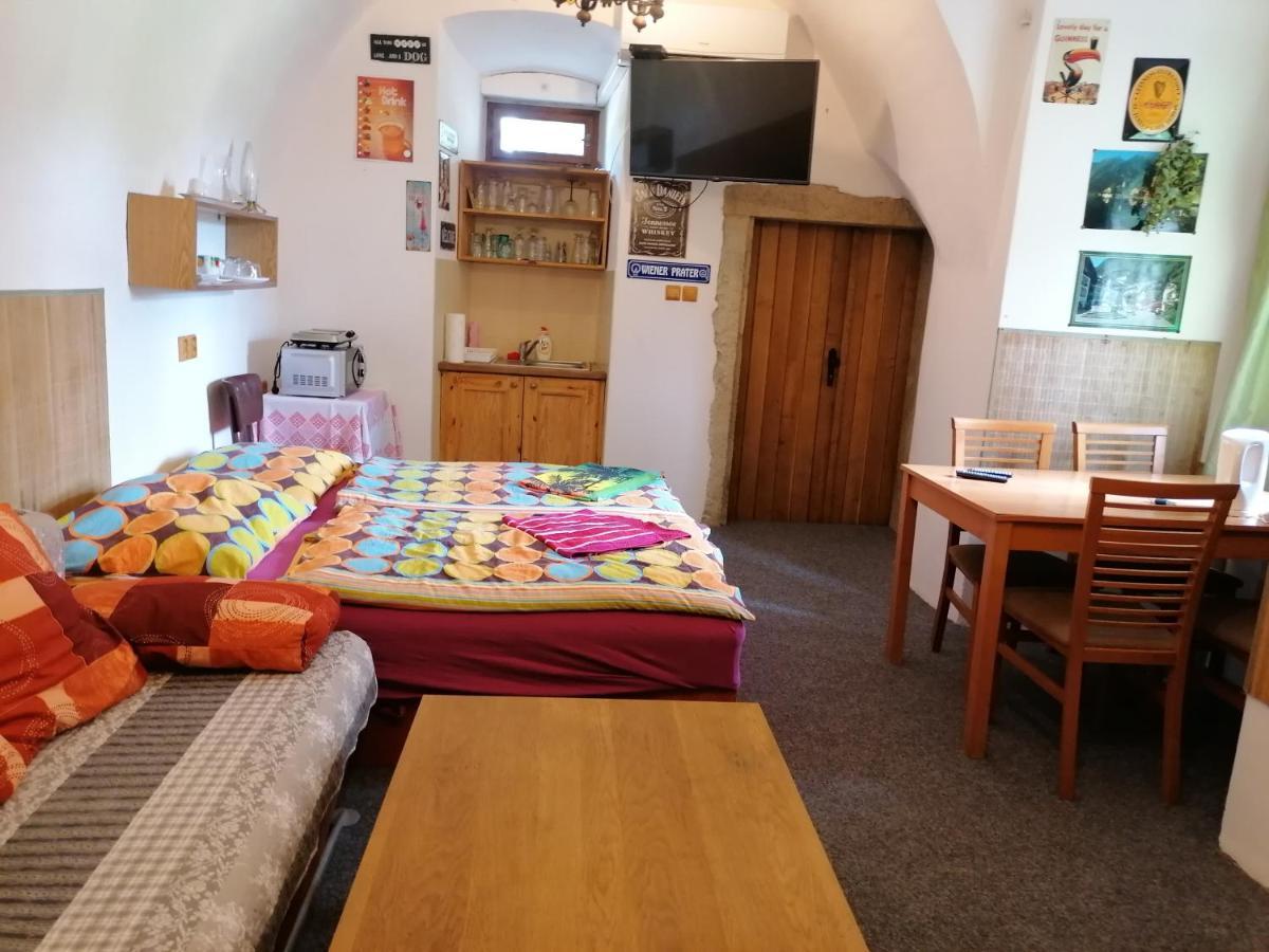 Fara Choustnikovo Hradiste Hotell Eksteriør bilde
