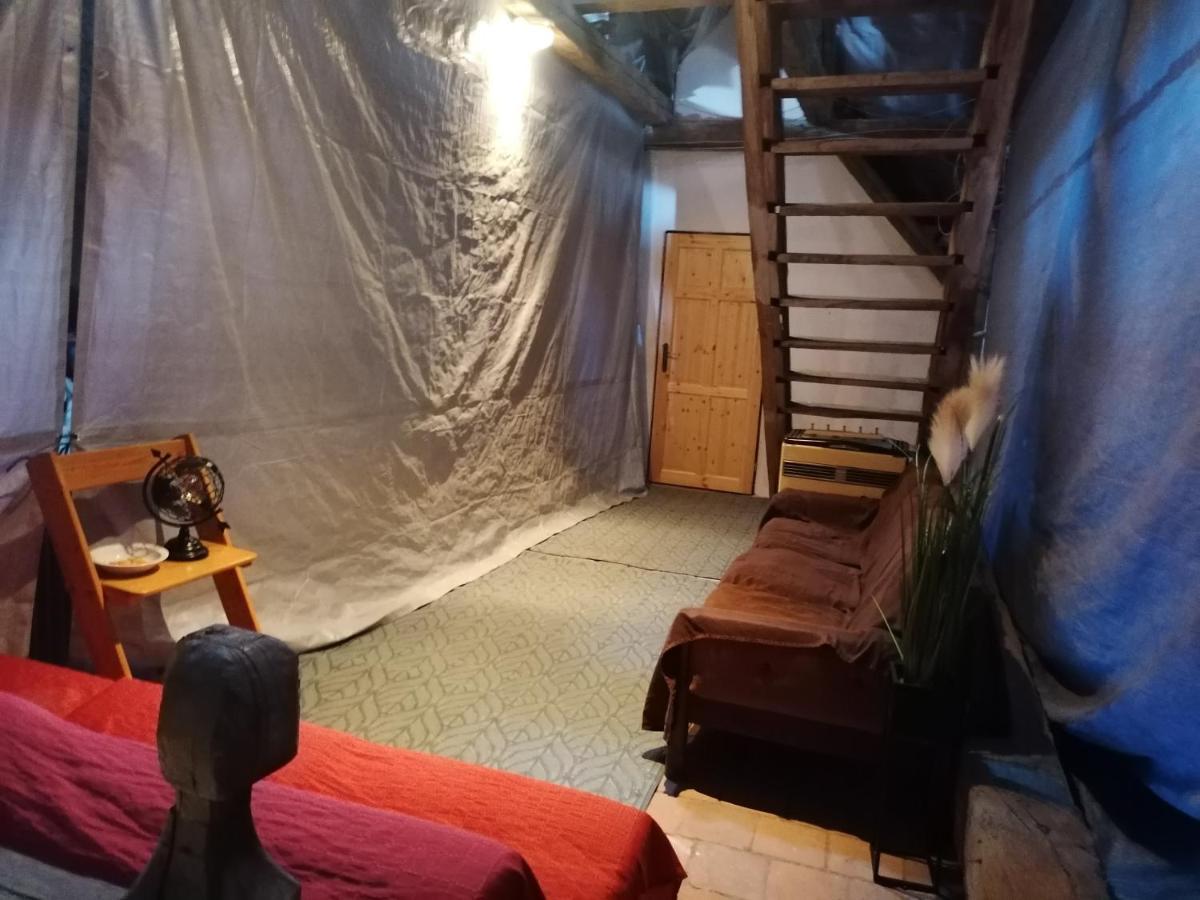 Fara Choustnikovo Hradiste Hotell Eksteriør bilde