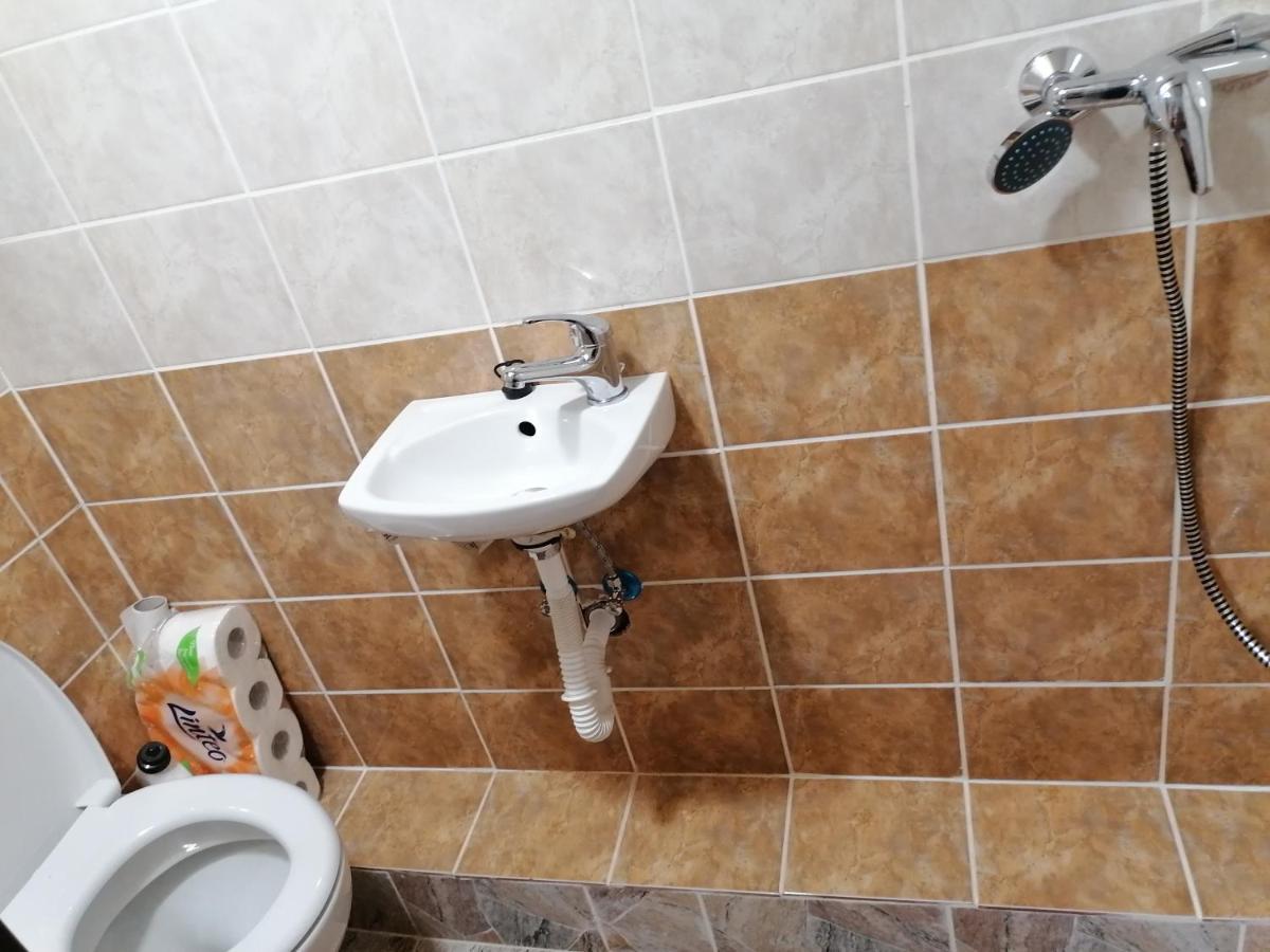 Fara Choustnikovo Hradiste Hotell Eksteriør bilde